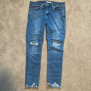 Levi’s 711 Skinny Jean
